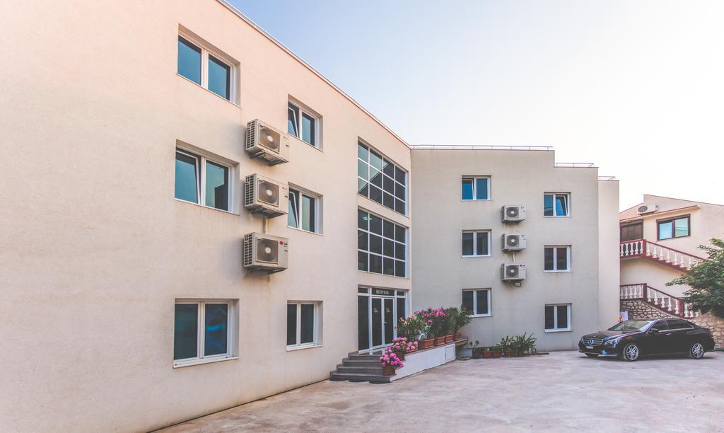 Apartments Deus Dobra Voda Zewnętrze zdjęcie