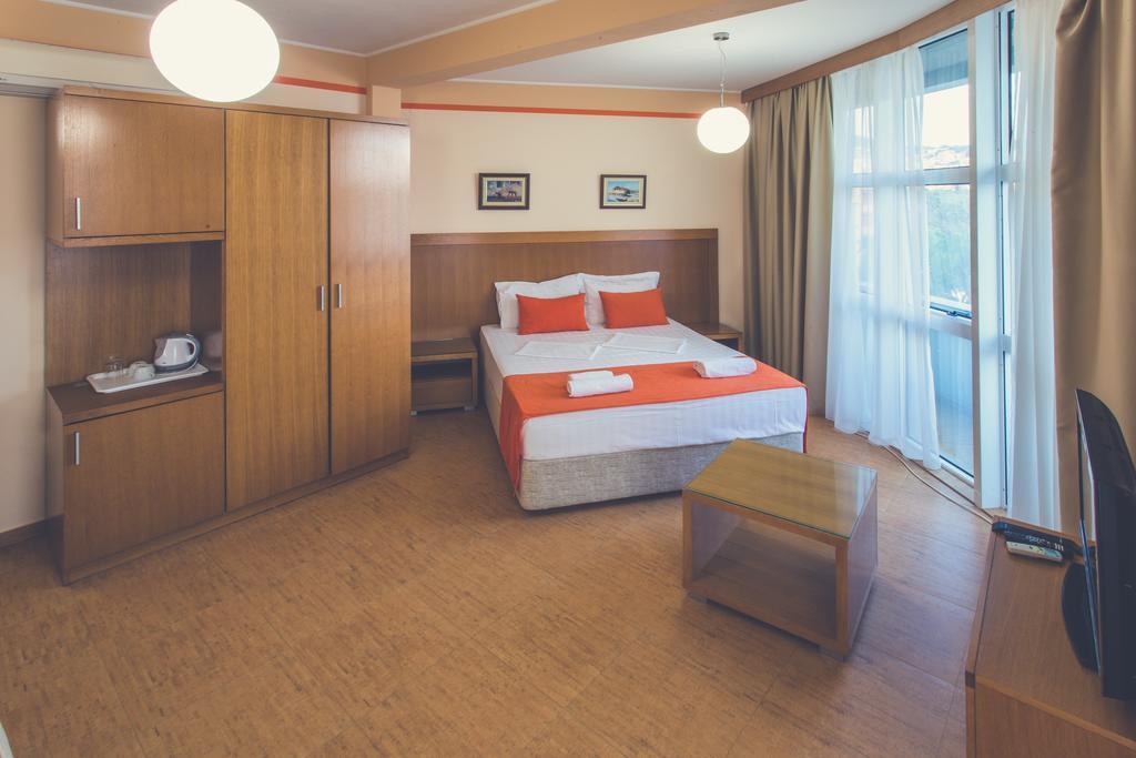 Apartments Deus Dobra Voda Zewnętrze zdjęcie